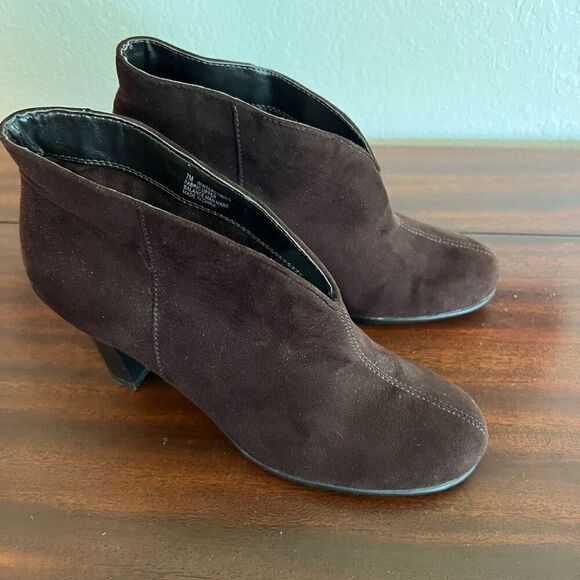 Aerosoles Brown Faux Suede Winterstrole Ankle Boots. Size 7M. Great Condition! - Picture 3 of 10